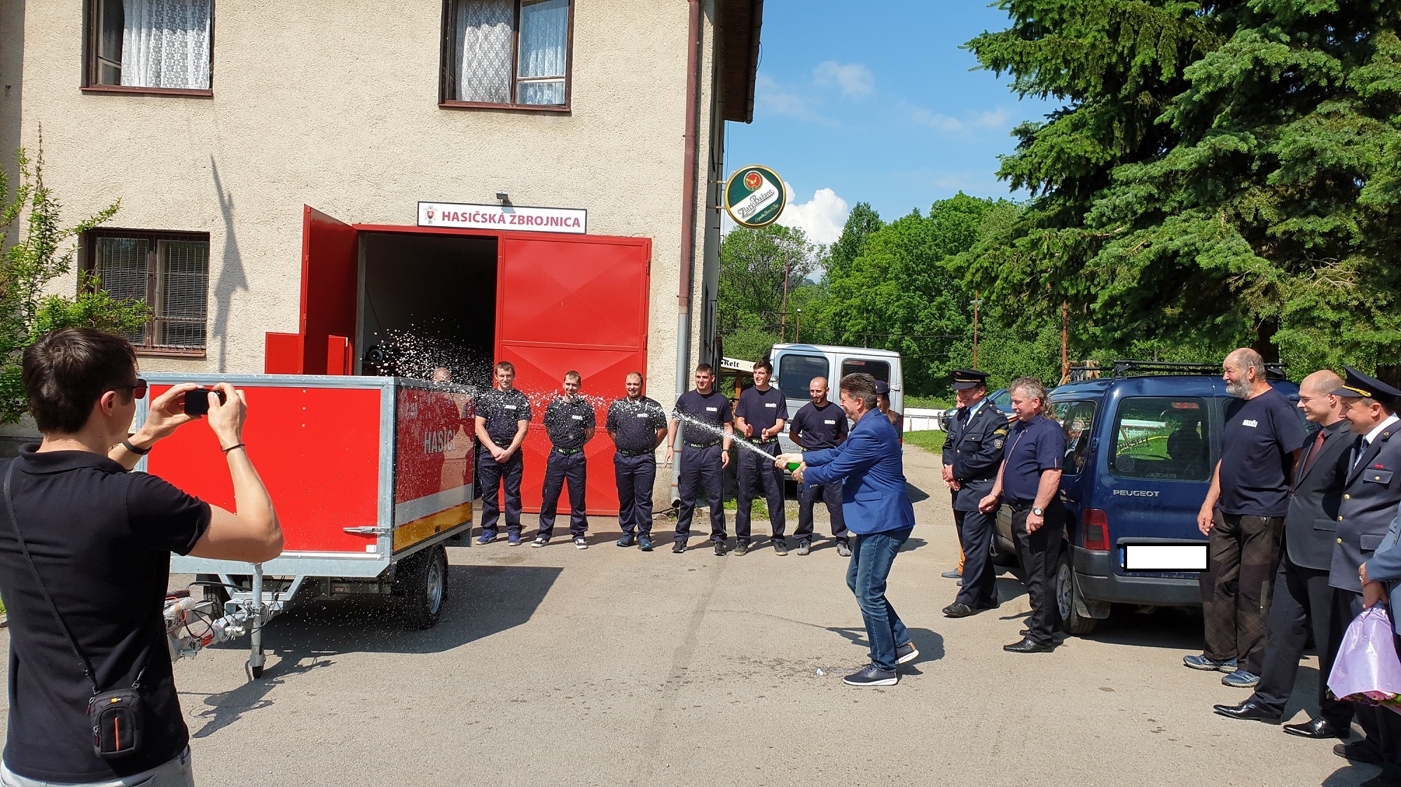 Dobrovoľní hasiči z Jalovca dostali protipovodňový vozík