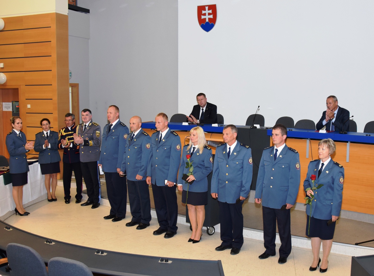 1 - Oceňovanie príslušníkov Krajského riaditeľstva Hasičského a záchranného zboru v Banskej Bystrici