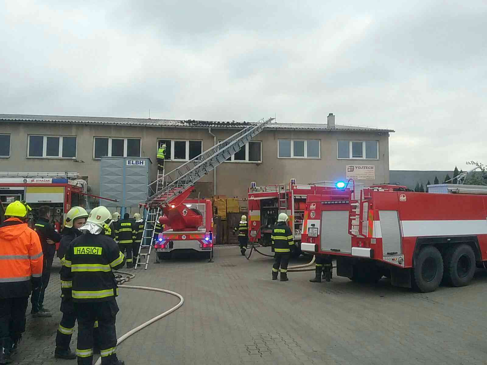 1 - Požiar výrobnej haly v obci Horovce