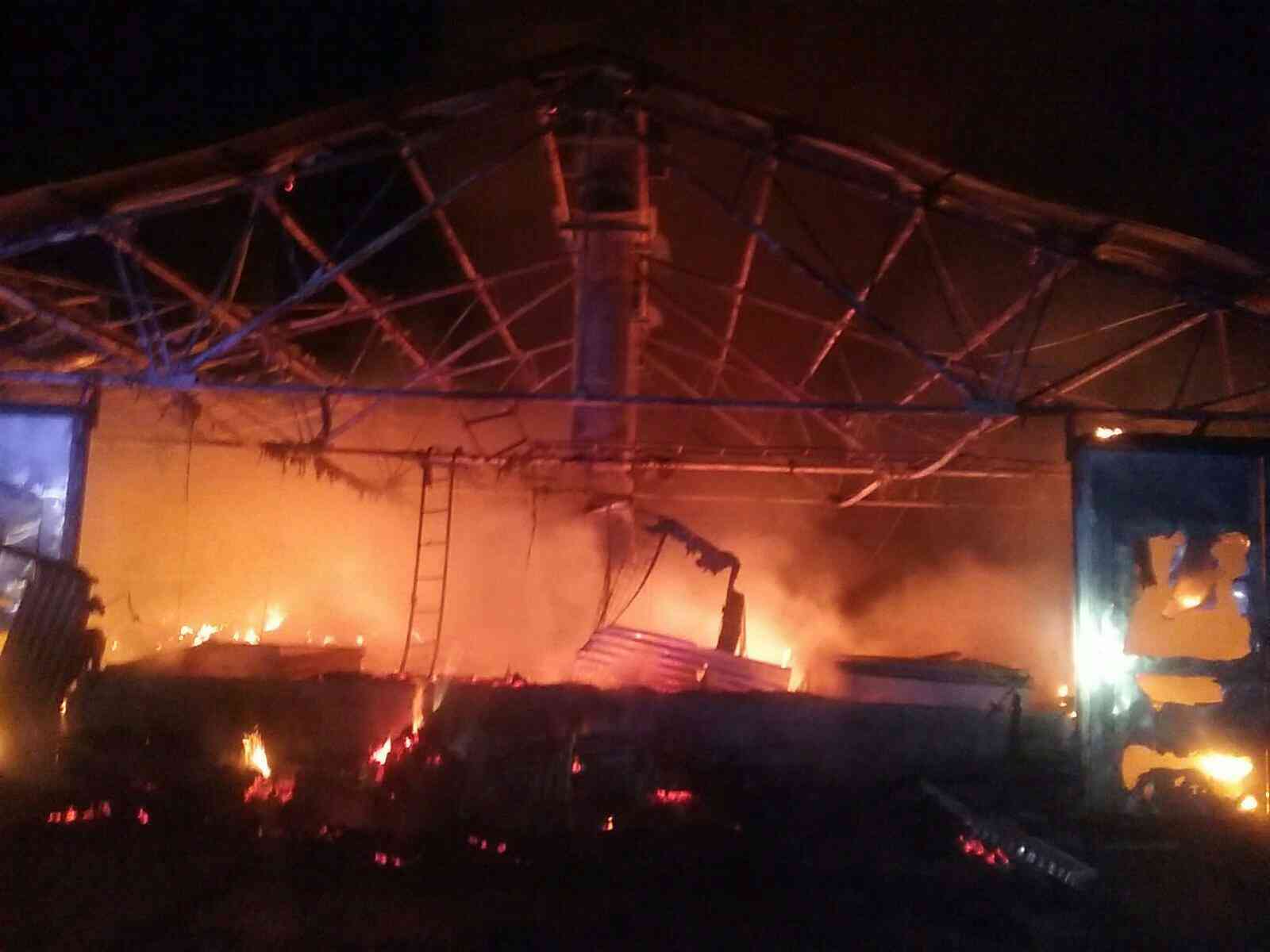 Požiar haly v priestoroch liaharenského podniku v Nitre 