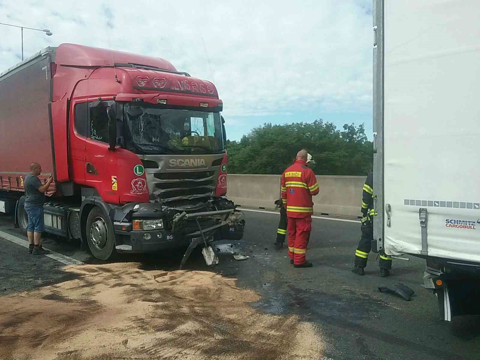 DN troch kamiónov na diaľnici D2