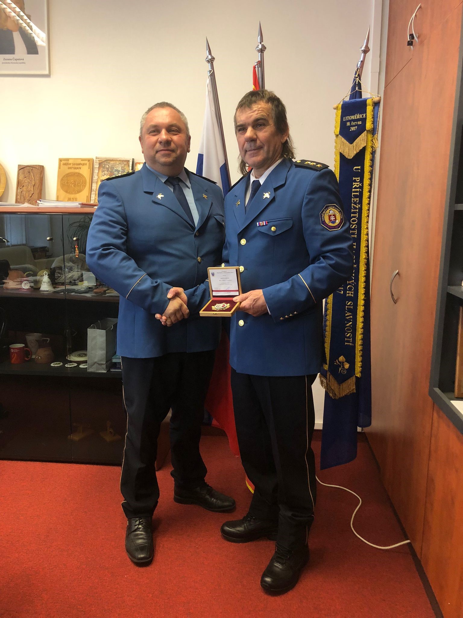 Poďakovanie prezidenta HaZZ npor. Mirkovi Veverkovi za jeho dlhoročnú službu