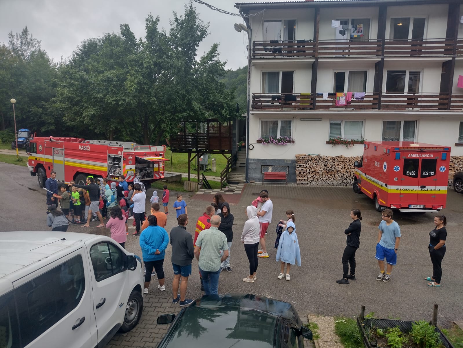 01 -Ukážky práce trenčianskych hasičov pre deti