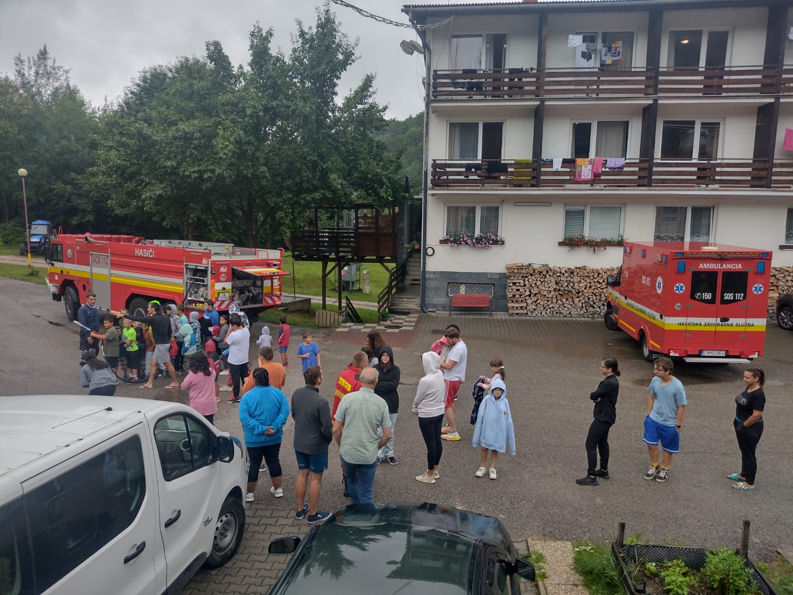 01 -Ukážky práce trenčianskych hasičov pre deti    