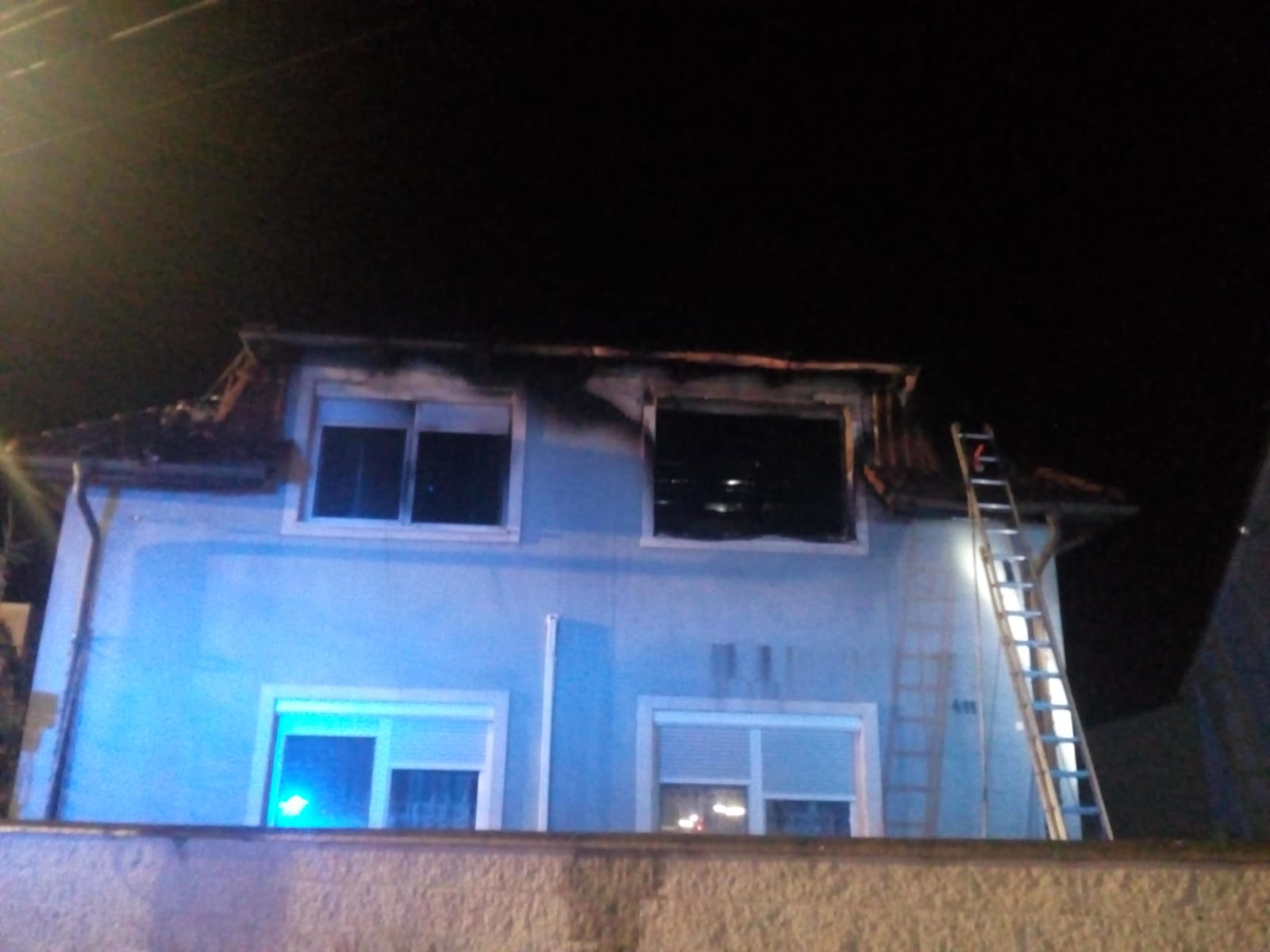 01 - Tragický nočný požiar v okrese Senec si vyžiadal dva životy 