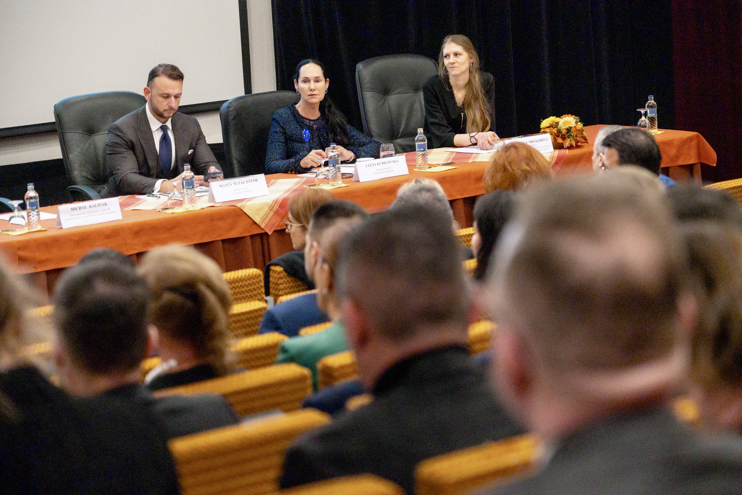 Vedenie MV SR na porade prednostov OÚ v Častej-Papierničke