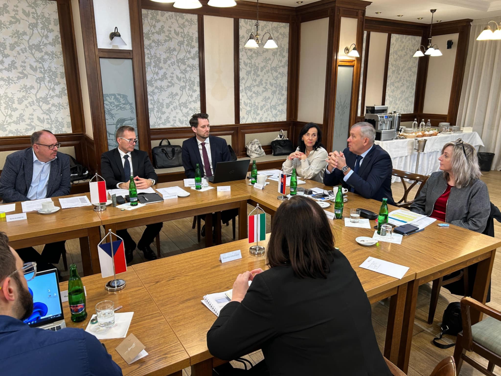 Rokovanie zástupcov V4