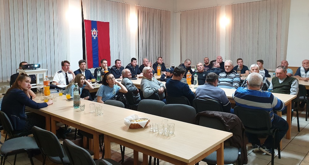 Účastníci výročnej schôdze DHZ Krmeš-Vlachy
