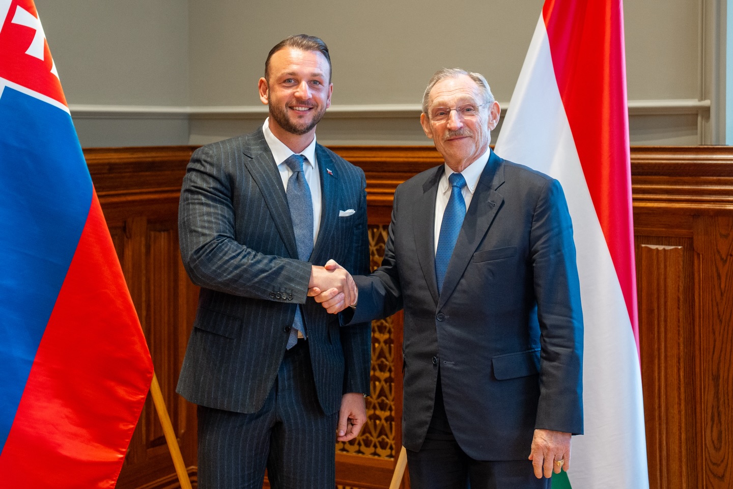 Ministri vnútra Matúš Šutaj Eštok a Sándor Pintér
