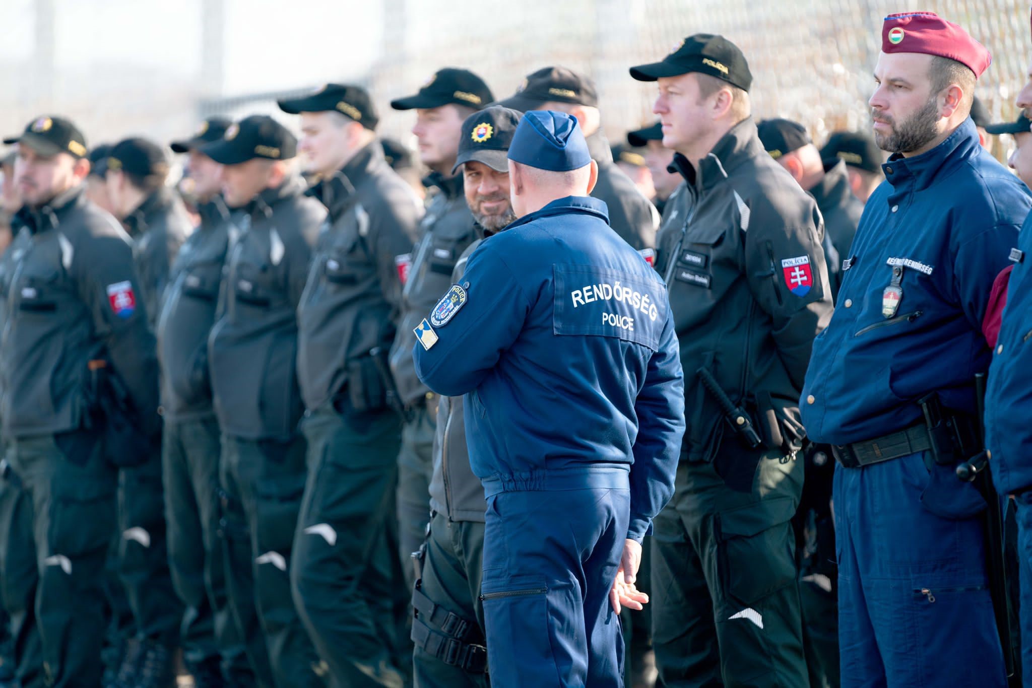 Slovenskí a maďarskí policajti