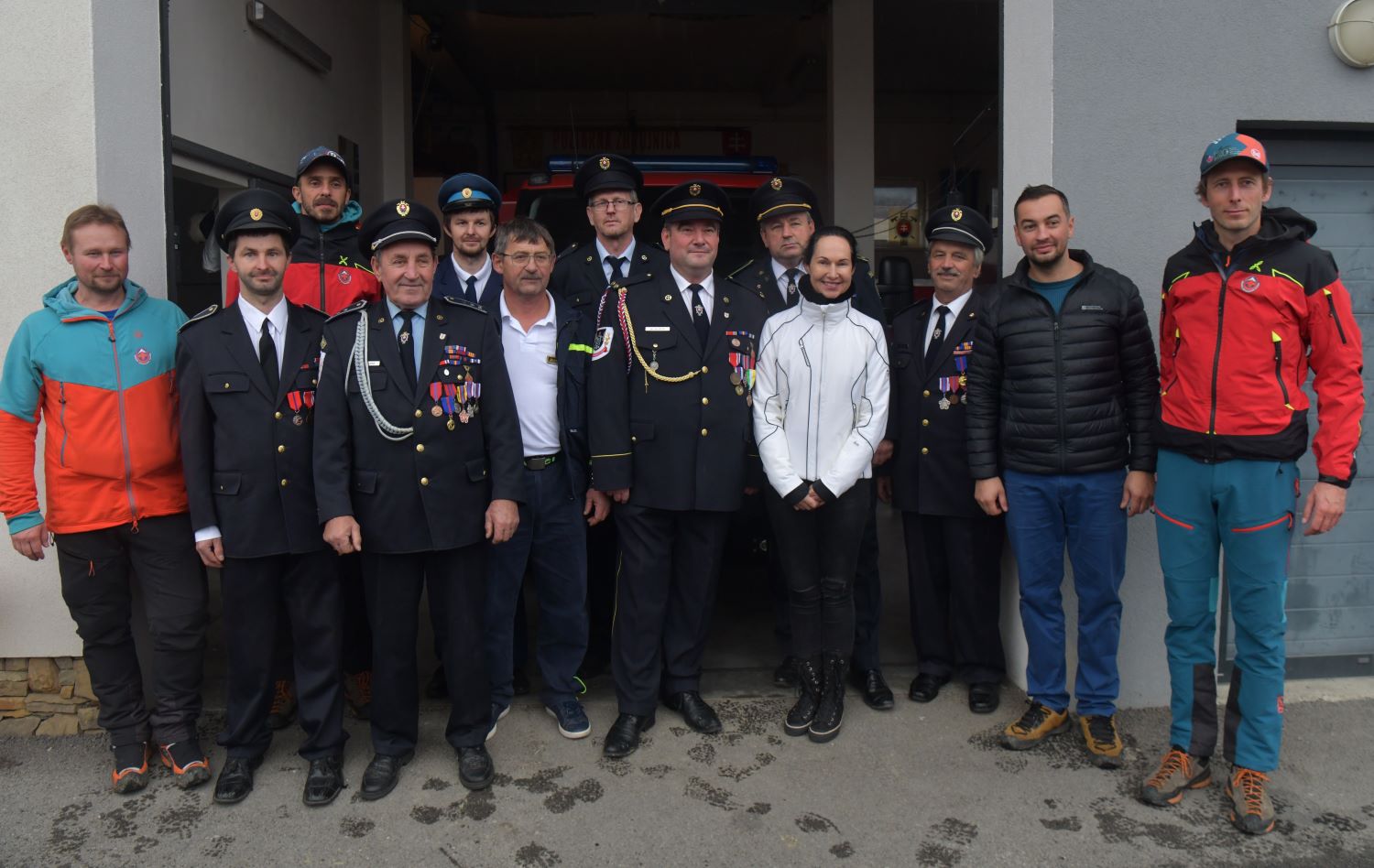 Horskí záchranári so štátnou tajomníčkou MV SR Luciou Kurilovskou