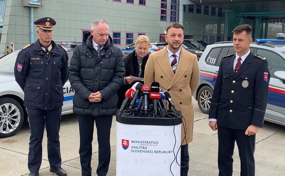 Tlačová konferencia ministrov vnútra Rakúska a Slovenska