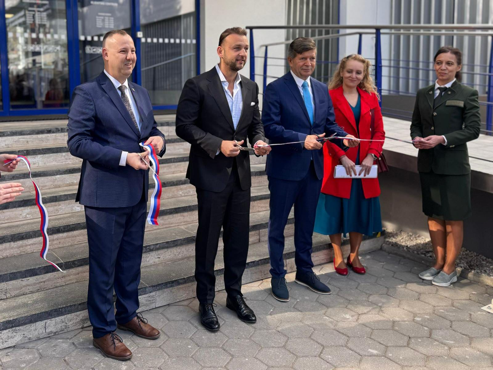 Slávnostné otvorenie klientskeho centra Slávnostné otvorenie klientskeho centra