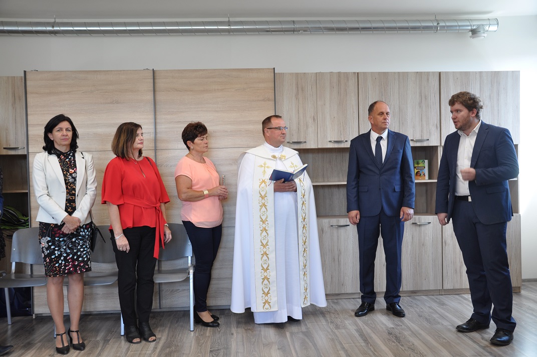 Centrum otvorili starosta obce Ján Juhás so splnomocnencom Ábelom Ravaszom