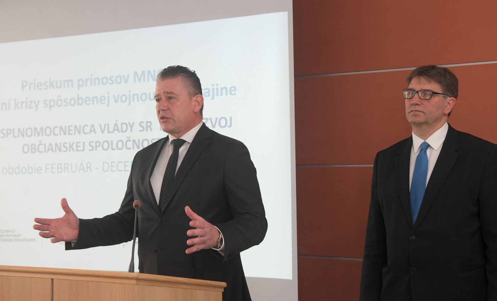 Minister Roman Mikulec a vládny splnomocnenec Filip Vagač