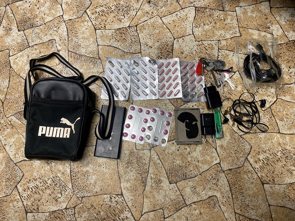 Taška zn. Puma s obsahom
