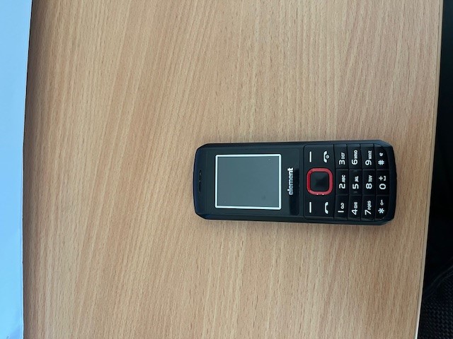 Telefón Element