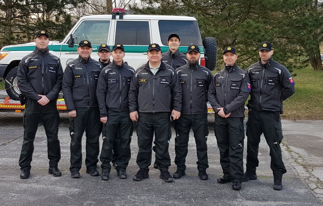 Policajti pred odchodom do Grécka