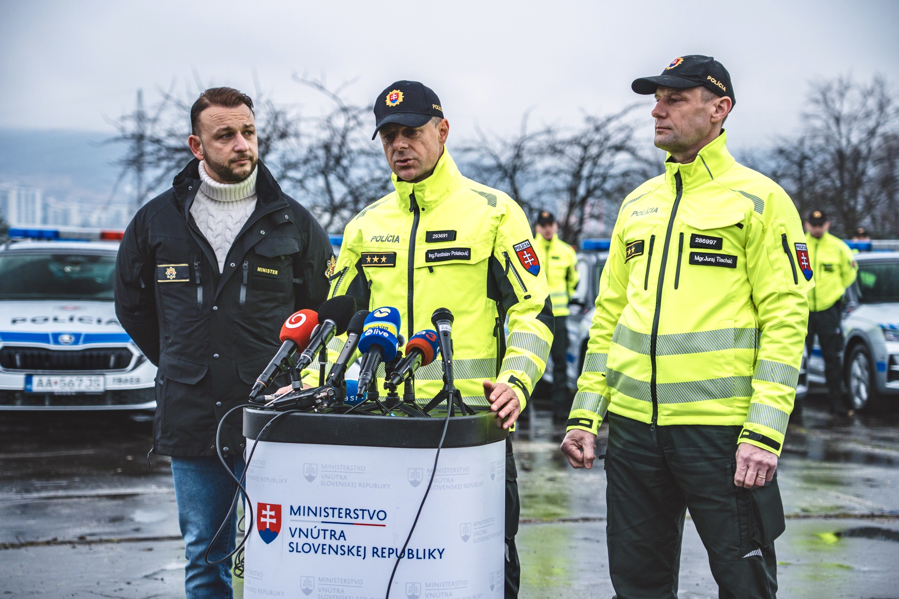 Minister vnútra Matúš Šutaj Eštok, viceprezident PZ Rastislav Polakovič a riaditeľ odboru dopravnej polície Juraj Tlacháč