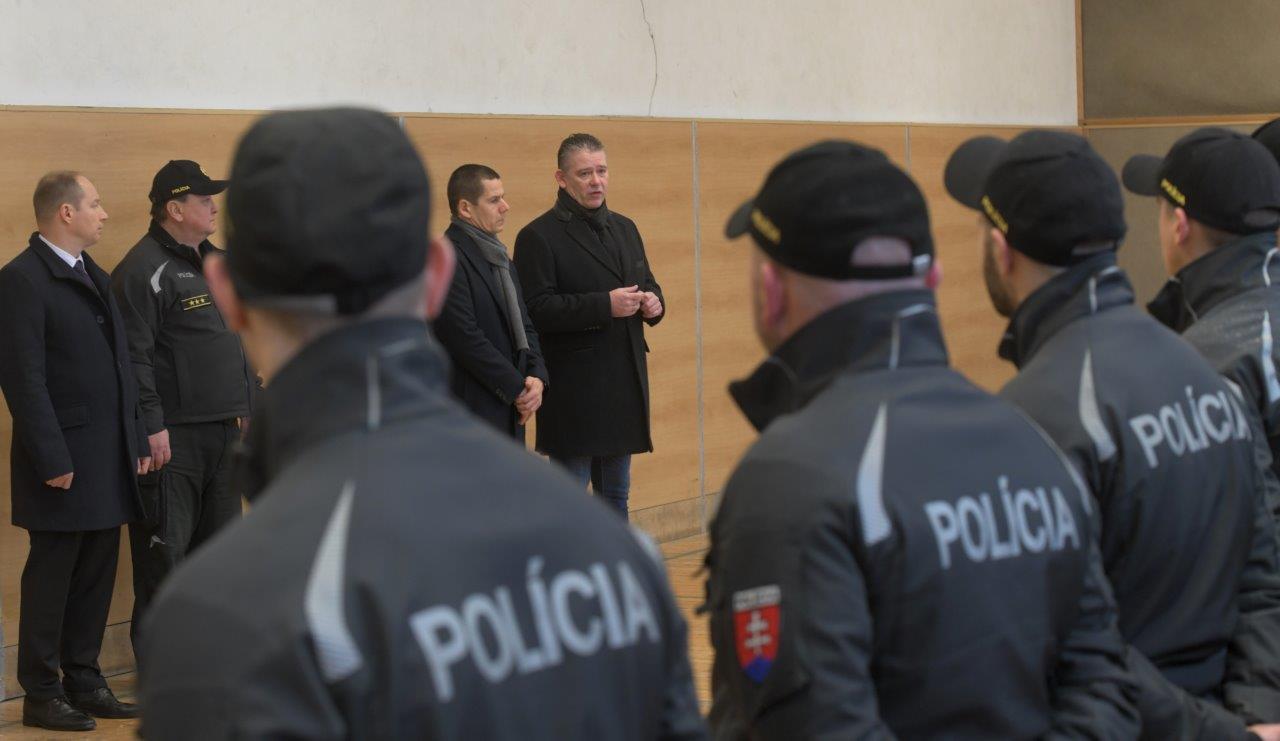 Odprevádzanie policajtov odchádzajúcich na maďarsko-srbskú hranicu
