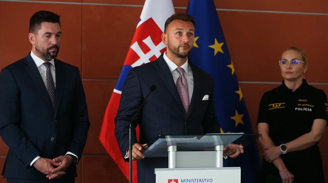 Ministri Richard Takáč, Matúš Šutaj Eštok a prezidentka PZ Jana Maškarová