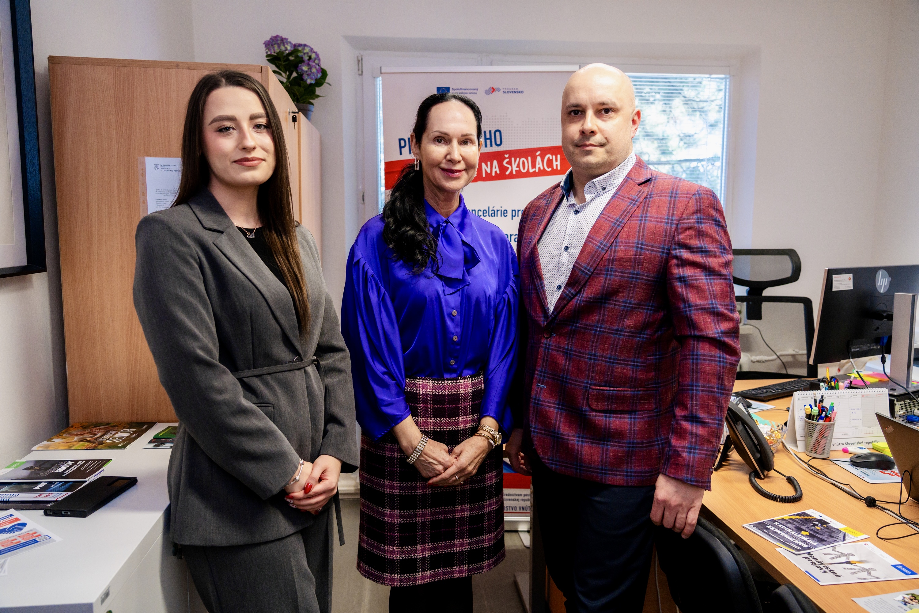 Štátna tajomníčka Lucia Kurilovská pri otvorení ružomberskej kancelárie