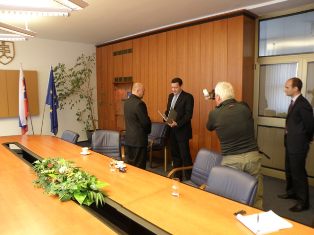 Minister Daniel Lipšic pri stretnutí s Petrom Novosedlíkom