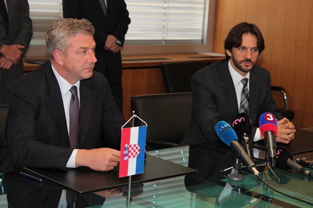 Minister vnútra Chorvátska Ranko Ostojić a minister vnútra Slovenska Robert Kaliňák