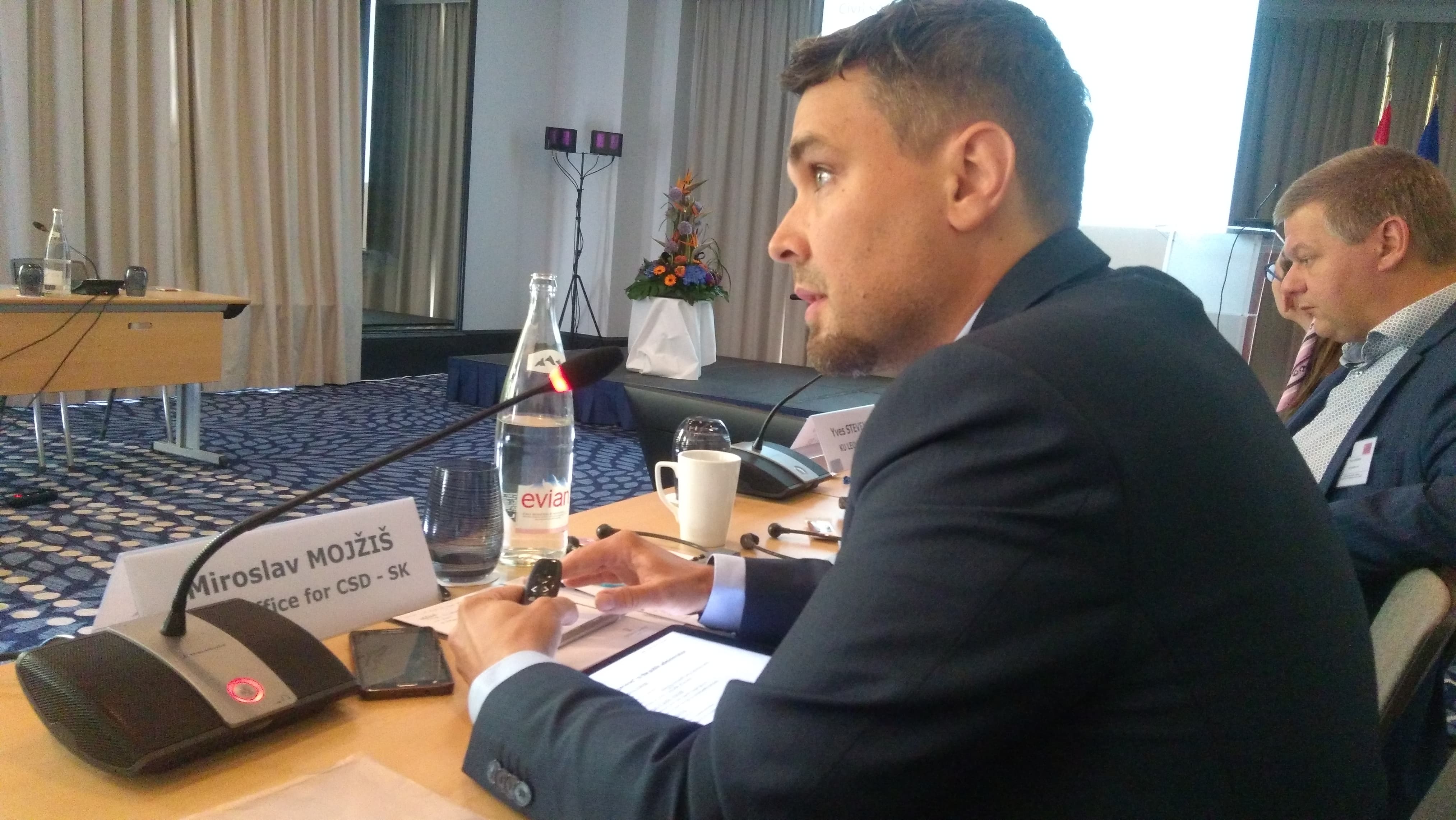 Fotografia M. Mojzisa z pracovneho dialogu medzi EU a Cinou v Bruseli