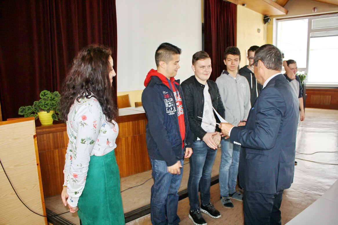 Fotografia z vyhlasovania vysledkov participativneho rozpoctu na SPS v Novom meste nad Vahom